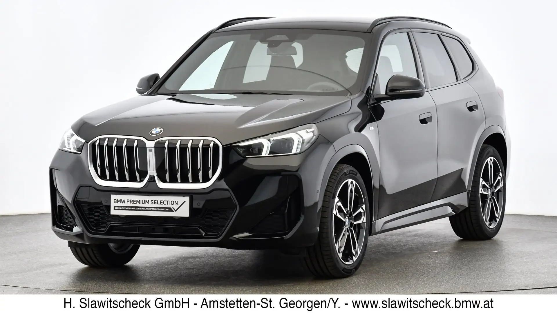 BMW X1 xDrive20d U11 Schwarz - 1
