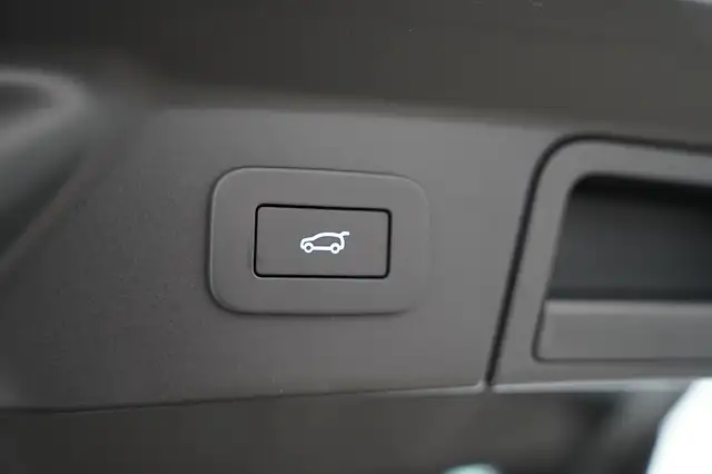 Land Rover Range Rover Velar P400e PHEV Allrad Aut. Ansicht 28