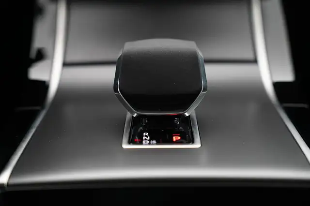 Land Rover Range Rover Velar P400e PHEV Allrad Aut. Ansicht 12