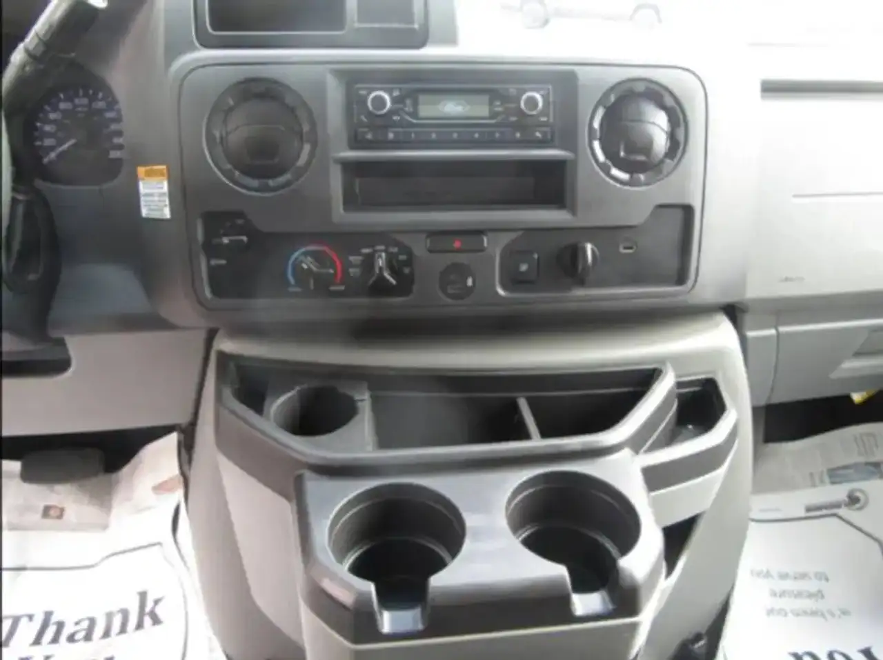 Ford E-450 photo Ford E-450