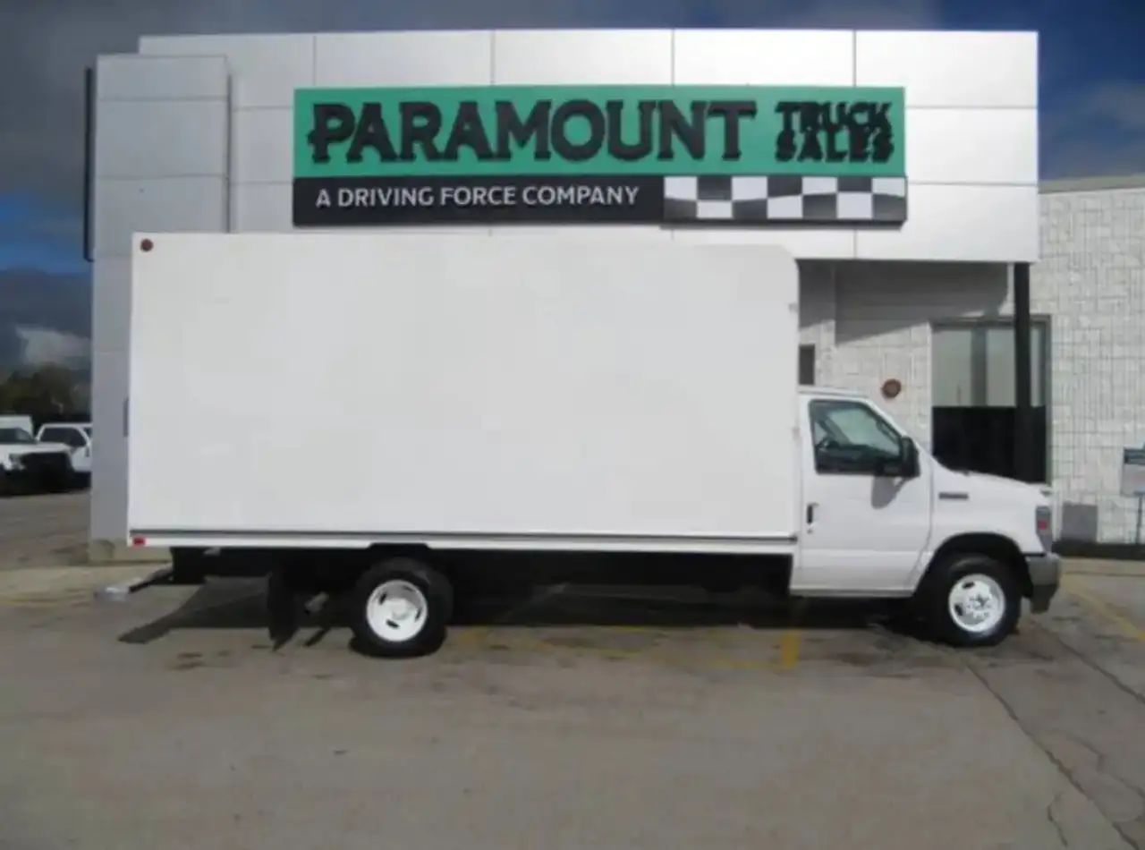 Ford E-450 photo Ford E-450