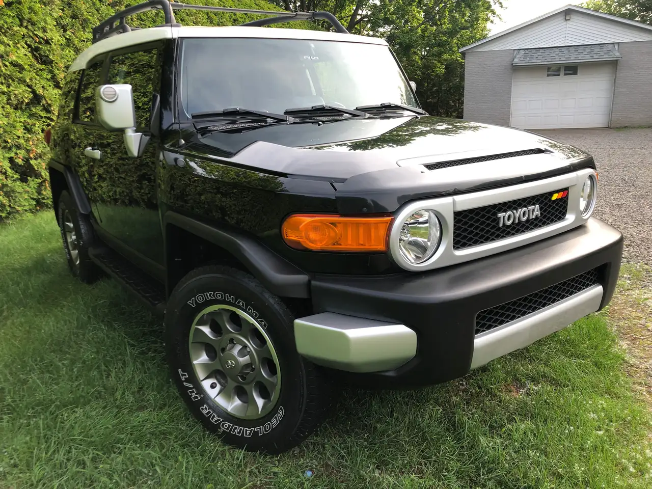 Toyota FJ Cruiser photo Toyota FJ Cruiser