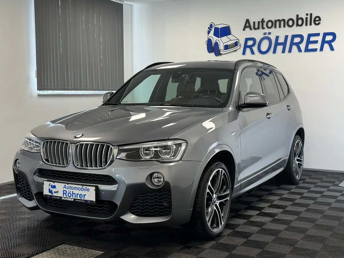BMW X3 xDrive 30d M Sport Pano AHK ACC LED HUD Grau - 1