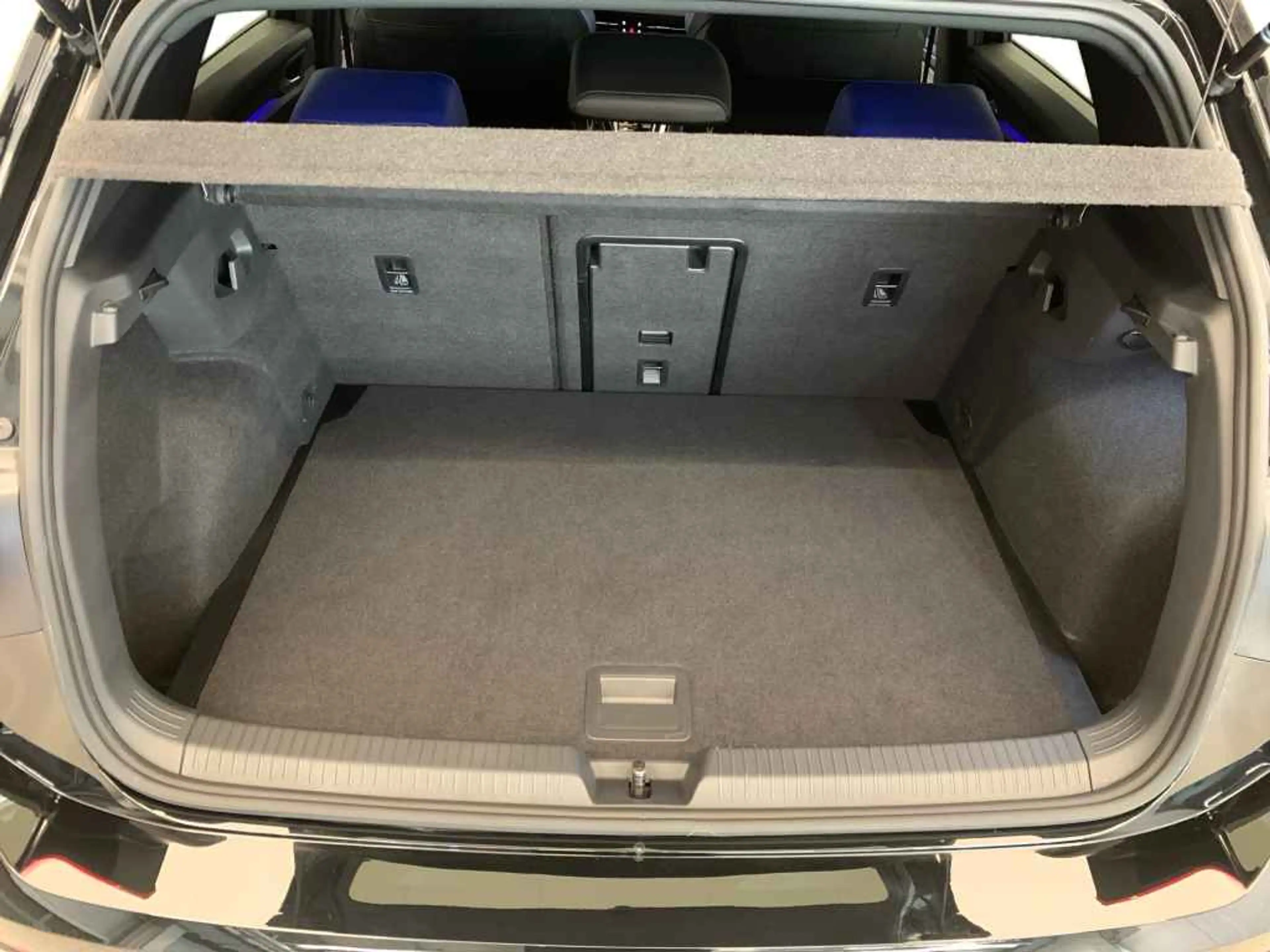 Volkswagen Golf R *MATRIX*ACC*DIGITAL*R-CAM*SHZ*LHZ*ALU18* — photo 9