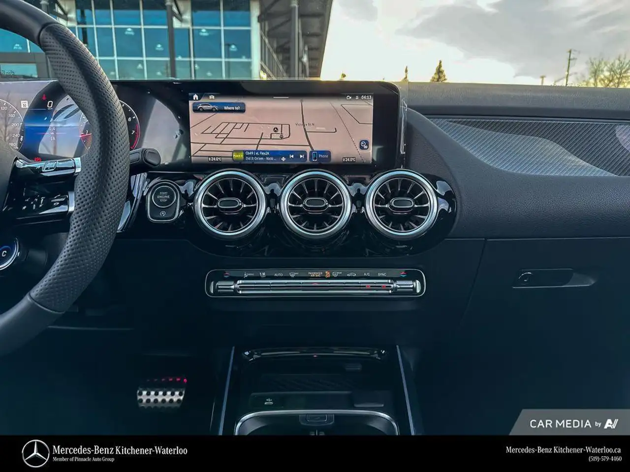 Mercedes-Benz GLA снимка Mercedes-Benz GLA