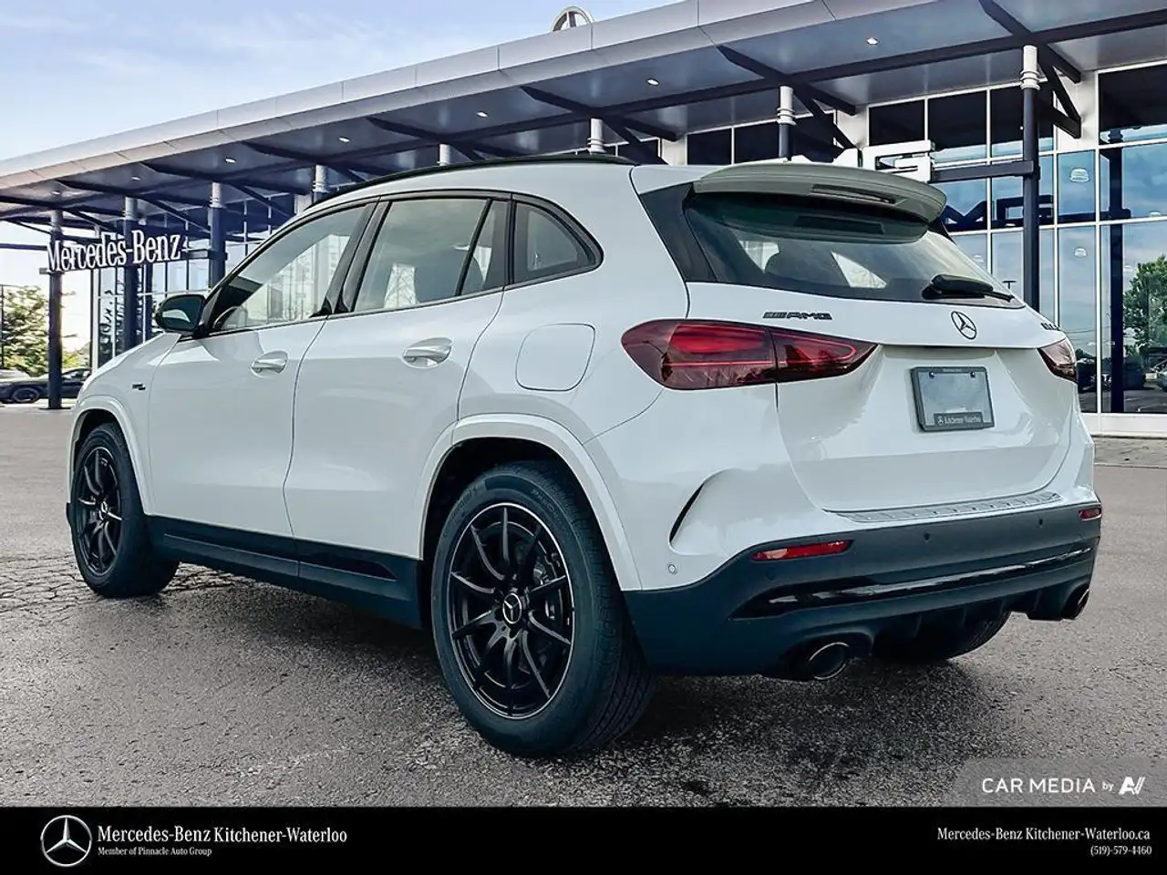 Mercedes-Benz GLA снимка Mercedes-Benz GLA
