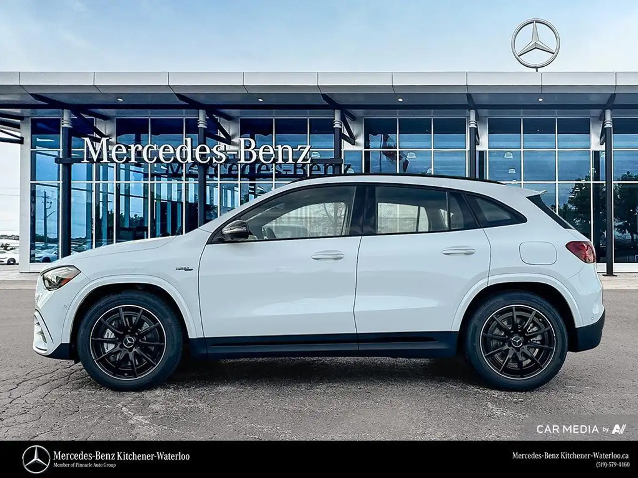 Mercedes-Benz GLA снимка Mercedes-Benz GLA