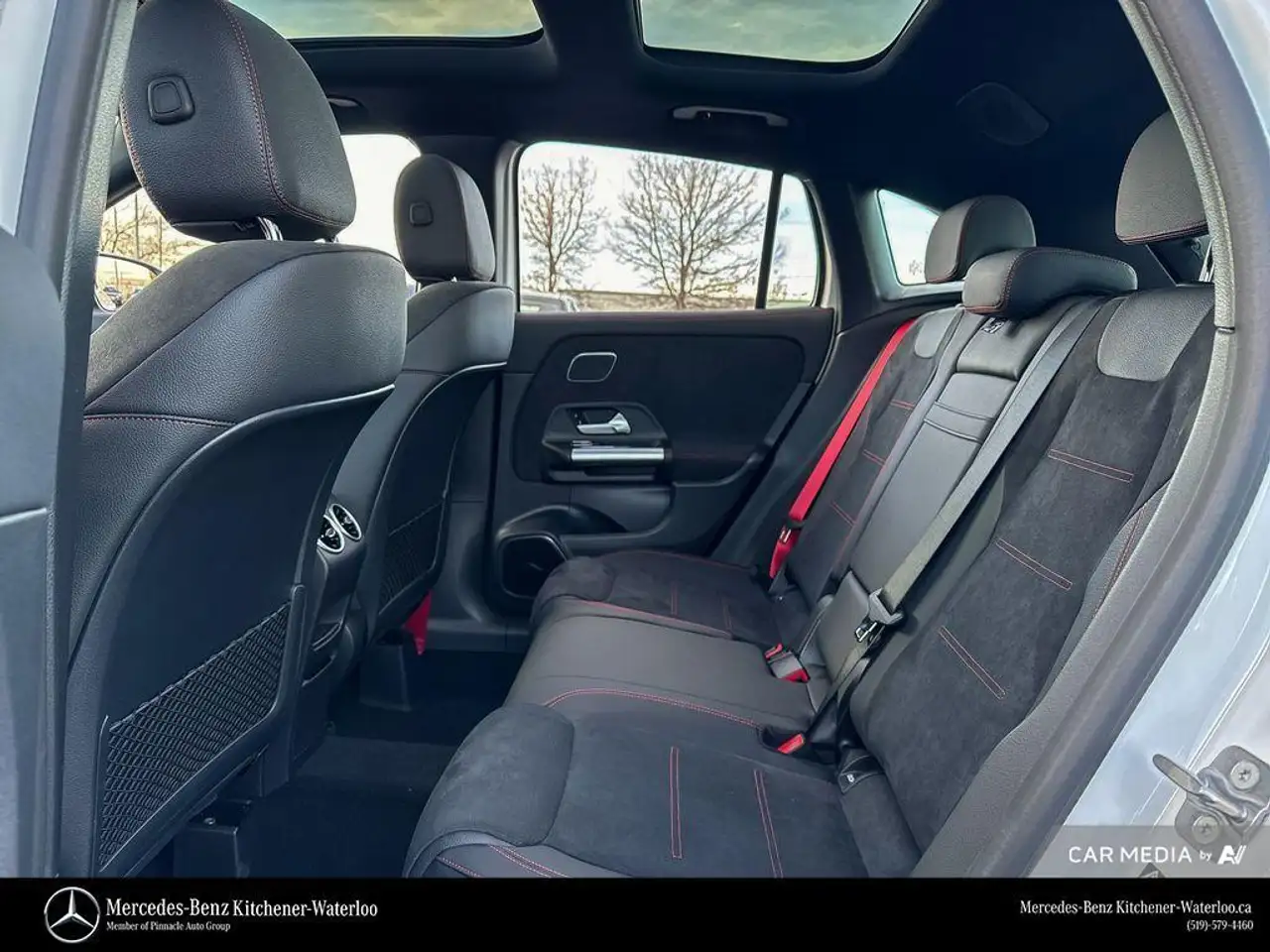 Mercedes-Benz GLA снимка Mercedes-Benz GLA