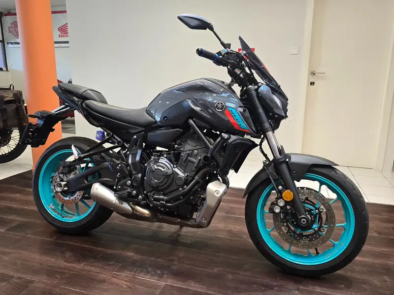 Yamaha MT-07 - foto 2