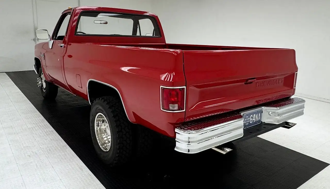 Chevrolet Custom Deluxe Dually Long Bed Pickup, foto 3