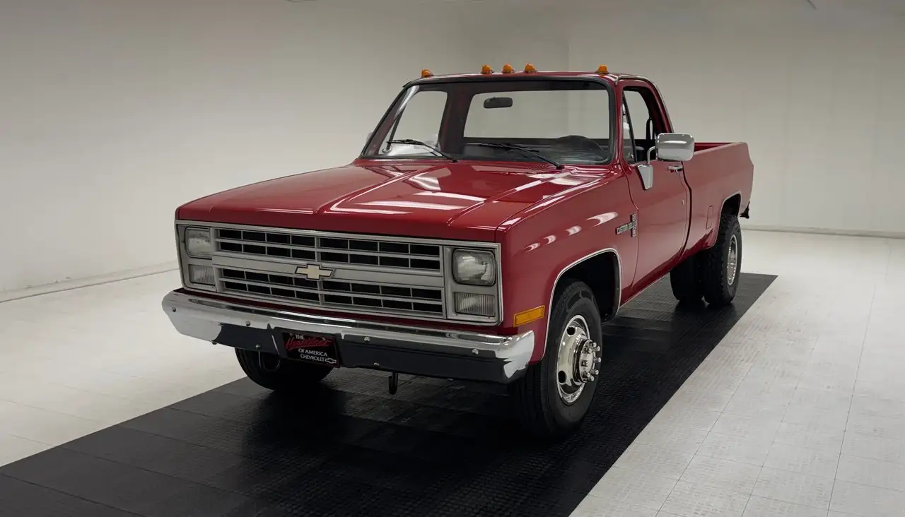 Chevrolet Custom Deluxe Dually Long Bed Pickup, foto 1