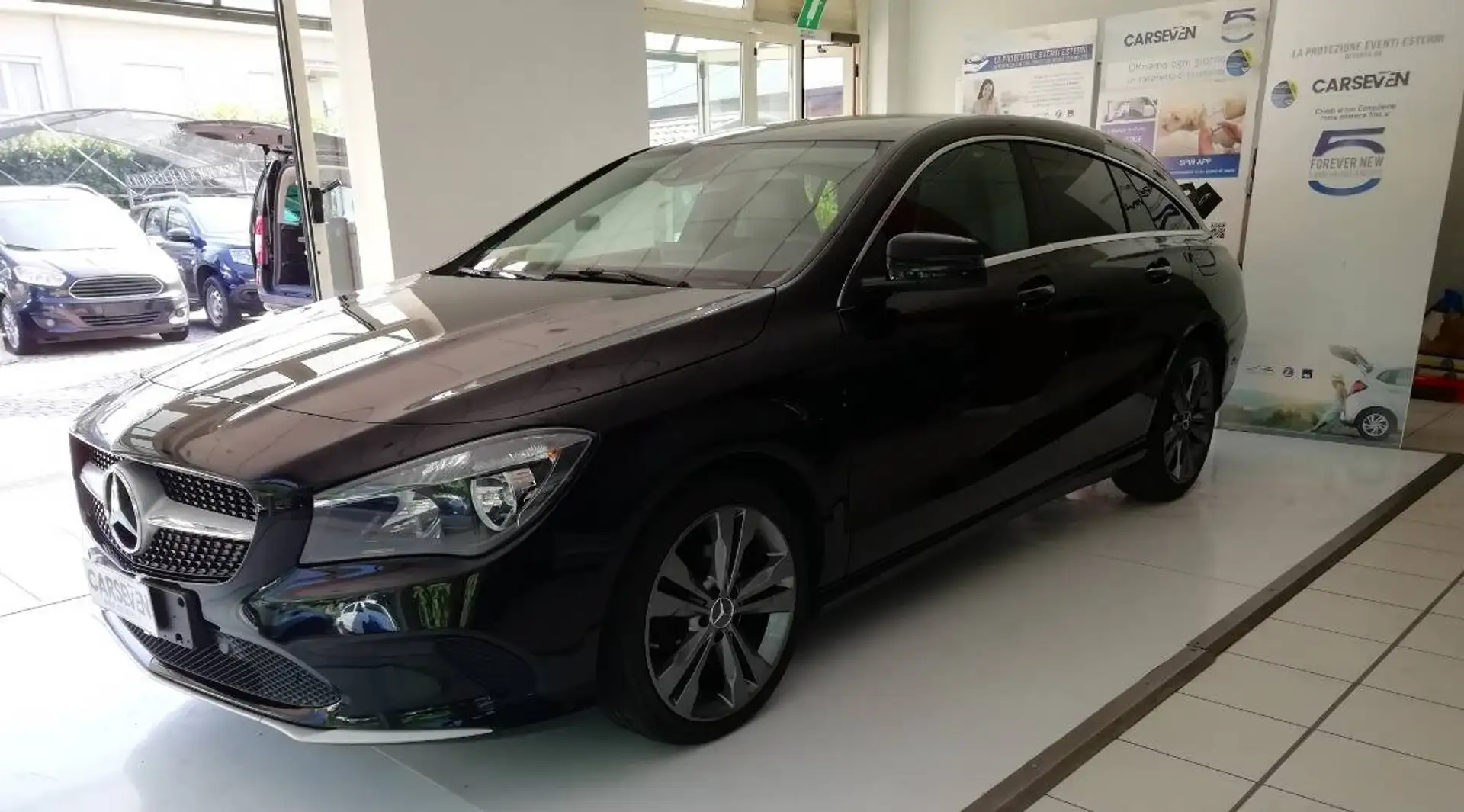 Mercedes-Benz CLA 200 200 d (cdi) Sport auto Zwart - 1