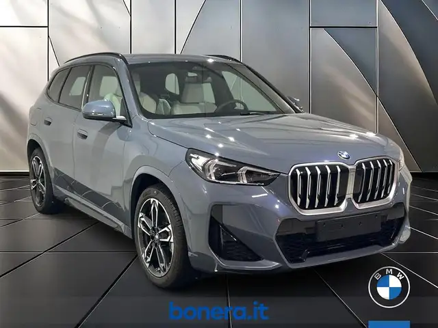 BMW X1 view 3