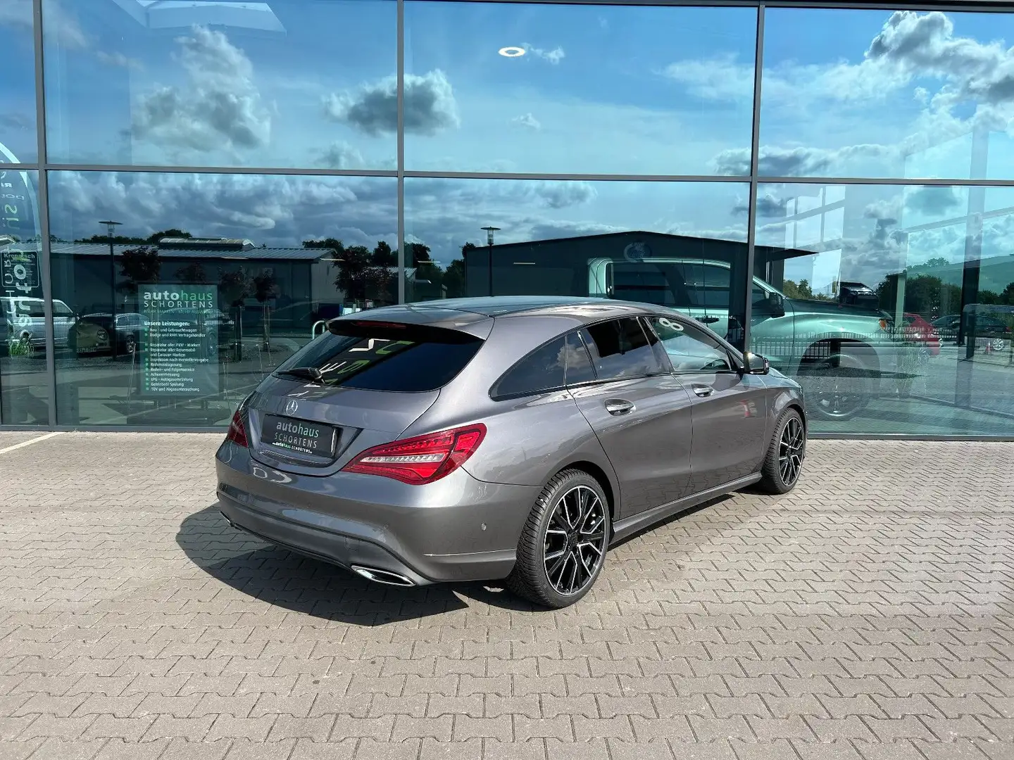 Mercedes-Benz CLA 220 CLA 220d ShootingBrake Night DCT LED Kamera Navi Grau - 2