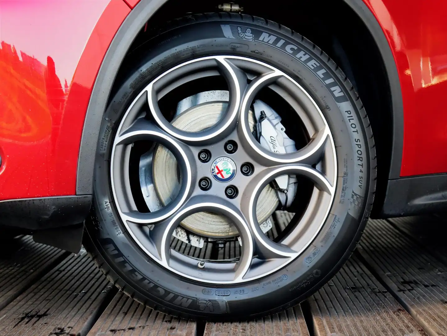 Alfa Romeo Stelvio 2.0 T AWD First Edition | Schakelflippers | Carpla Rouge - 2