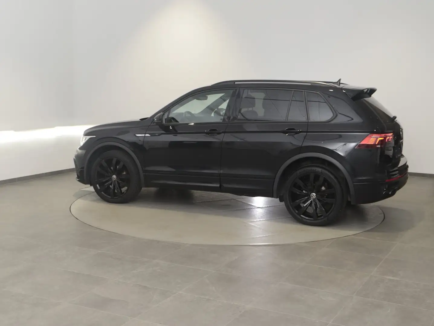Volkswagen Tiguan R-Line TDI SCR 4MOTION DSG Schwarz - 2