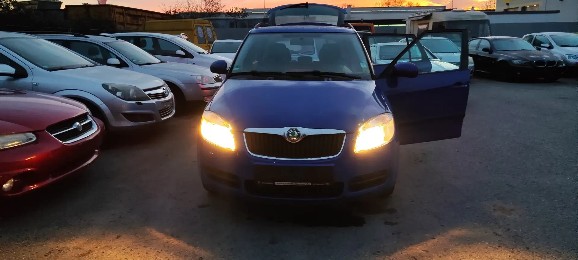 Skoda Fabia Basis 1,6 Ltr. - 105 kW, Modell 2011, Klima, AHK Bleu - 2