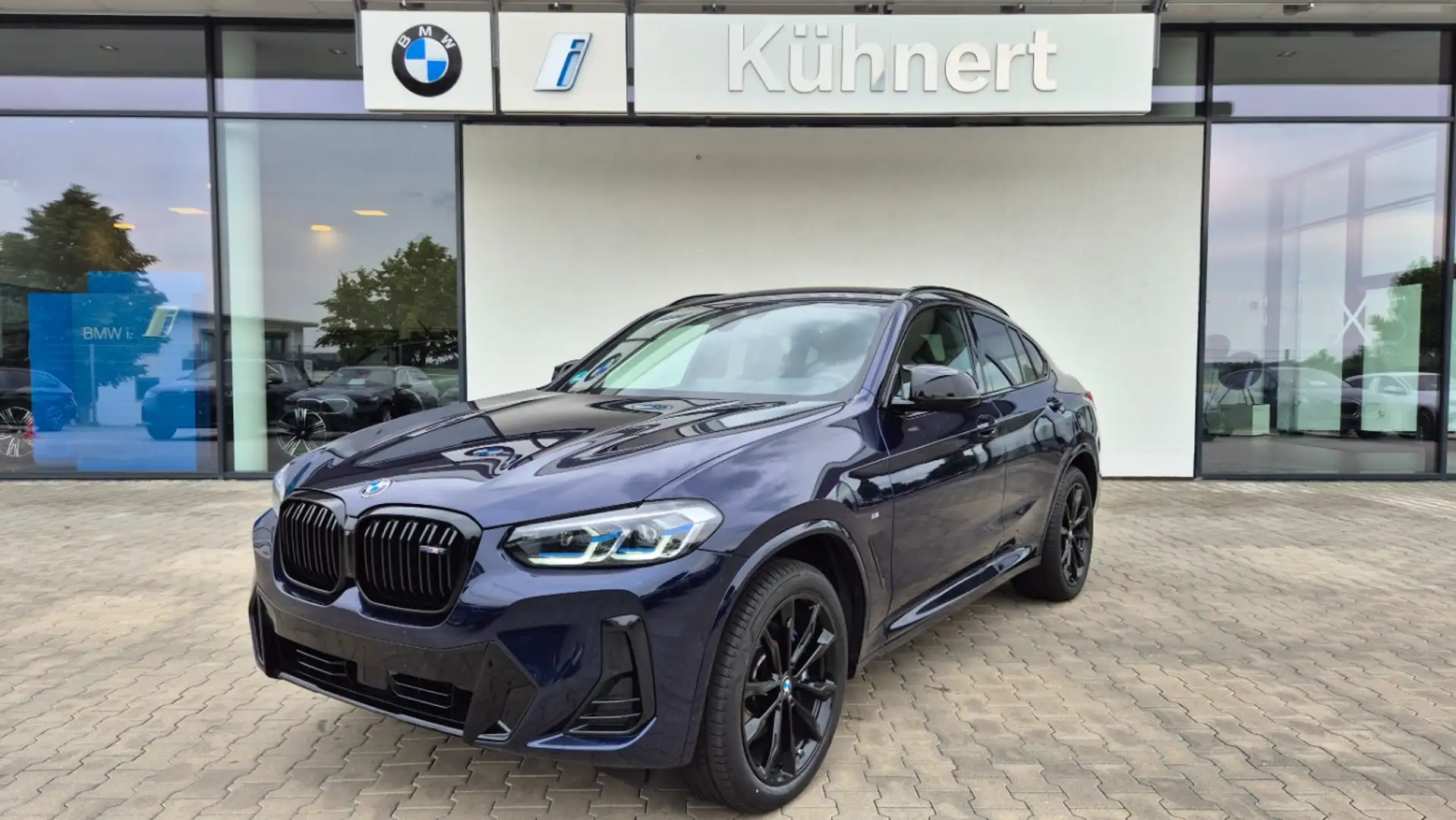 BMW X4 M 40d PanoSD AHK ACC Winterfreude NP 100 Laser Blau - 1