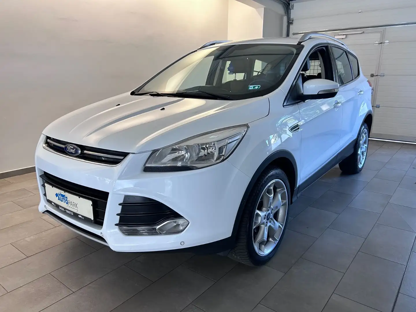 Ford Kuga Titanium*Navi* Weiß - 1
