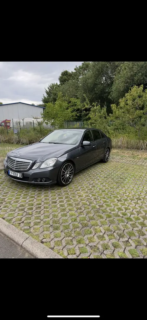 Mercedes-Benz E 250 CGI BlueEFFICIENCY Automatik Elegance Šedá - 1