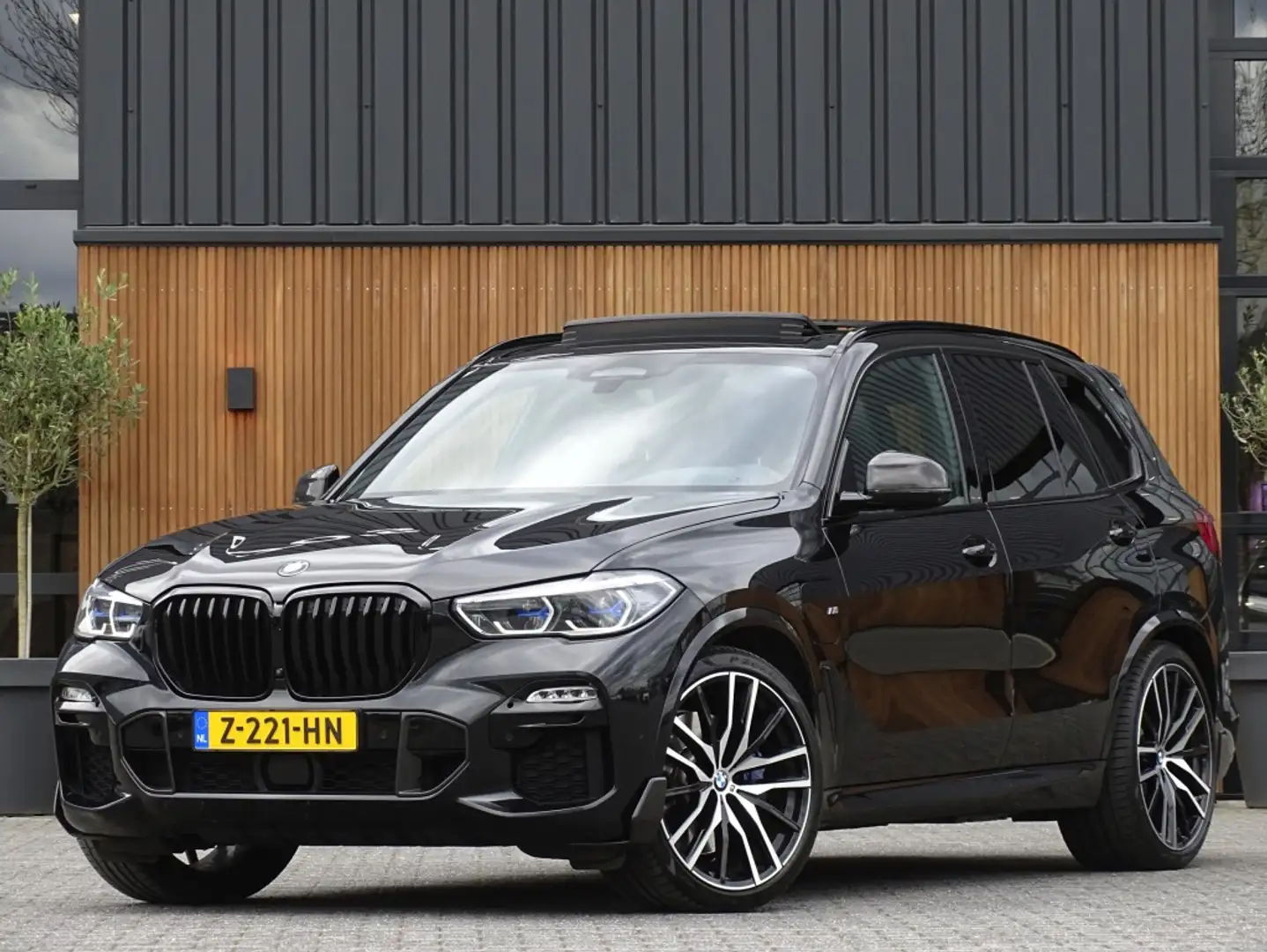 BMW X5 xDrive45e 394PK / Individual / M-Performance / CAR Zwart - 1