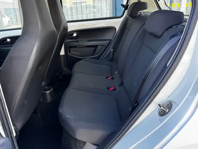 Volkswagen up! view 13
