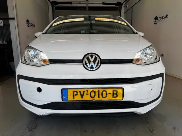 Volkswagen up! view 5