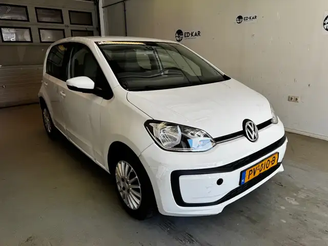 Volkswagen up! view 4