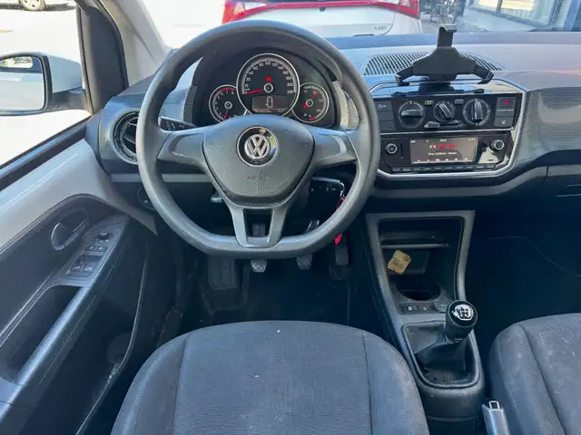 Volkswagen up! view 2