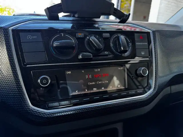 Volkswagen up! view 16