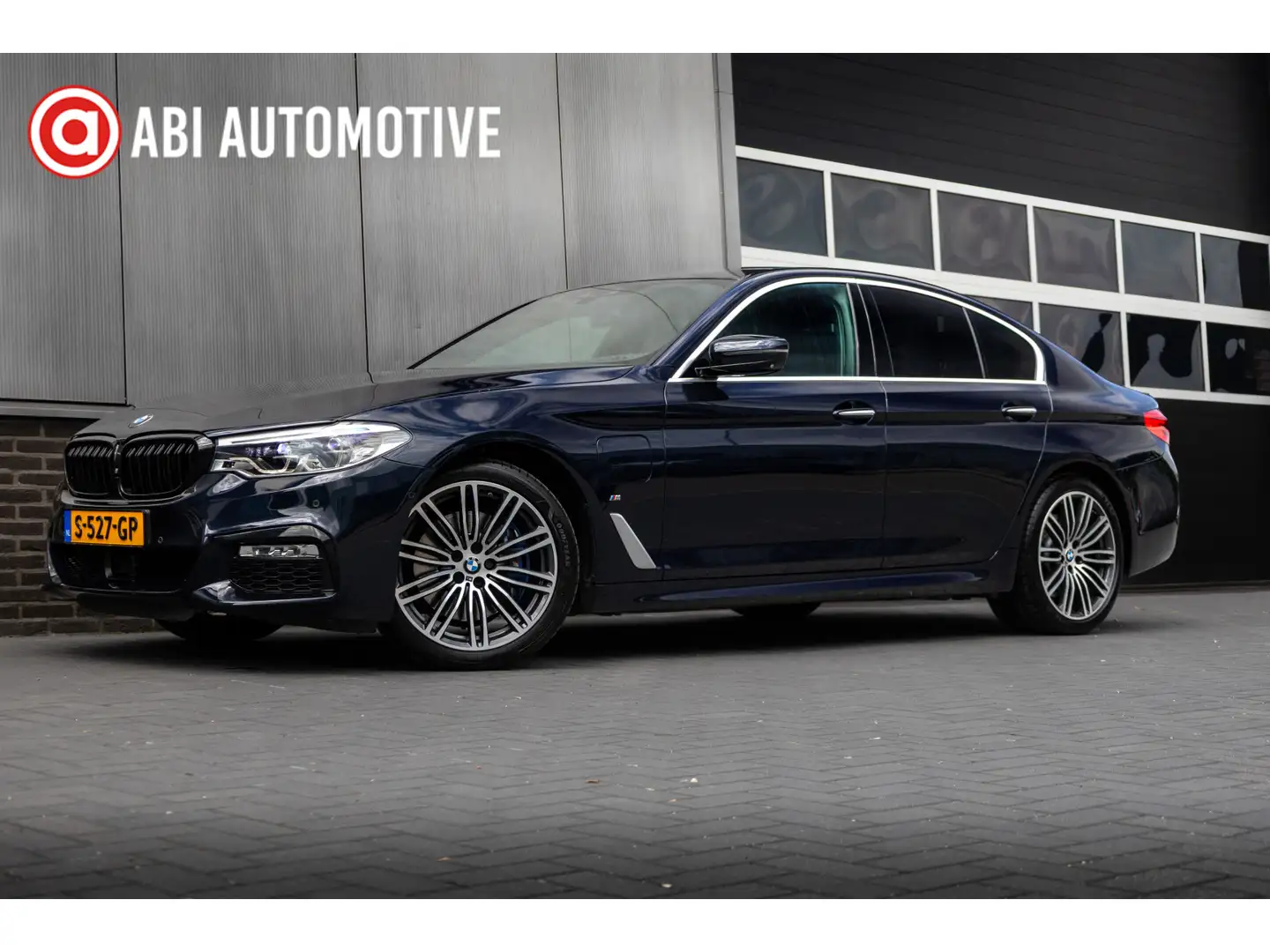 BMW 530 5-serie 530e 252 pk iPerformance High Executive M- Zwart - 1