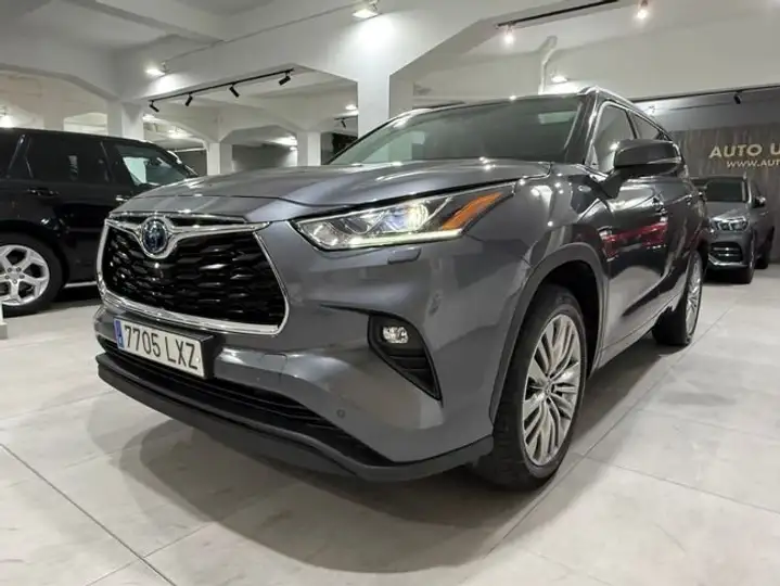 Toyota Highlander 2.5 Luxury (2023) 2022