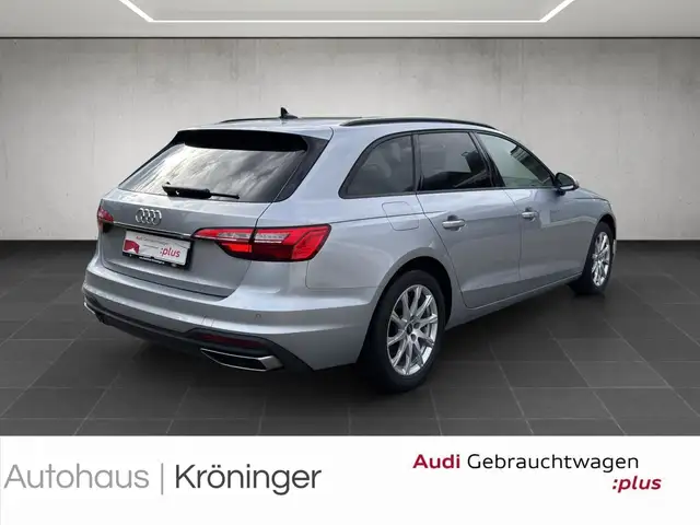 Audi A4 Avant view 2