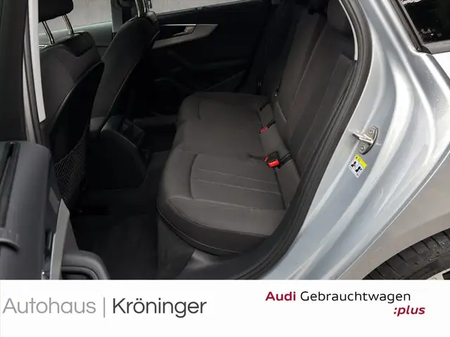 Audi A4 Avant view 10