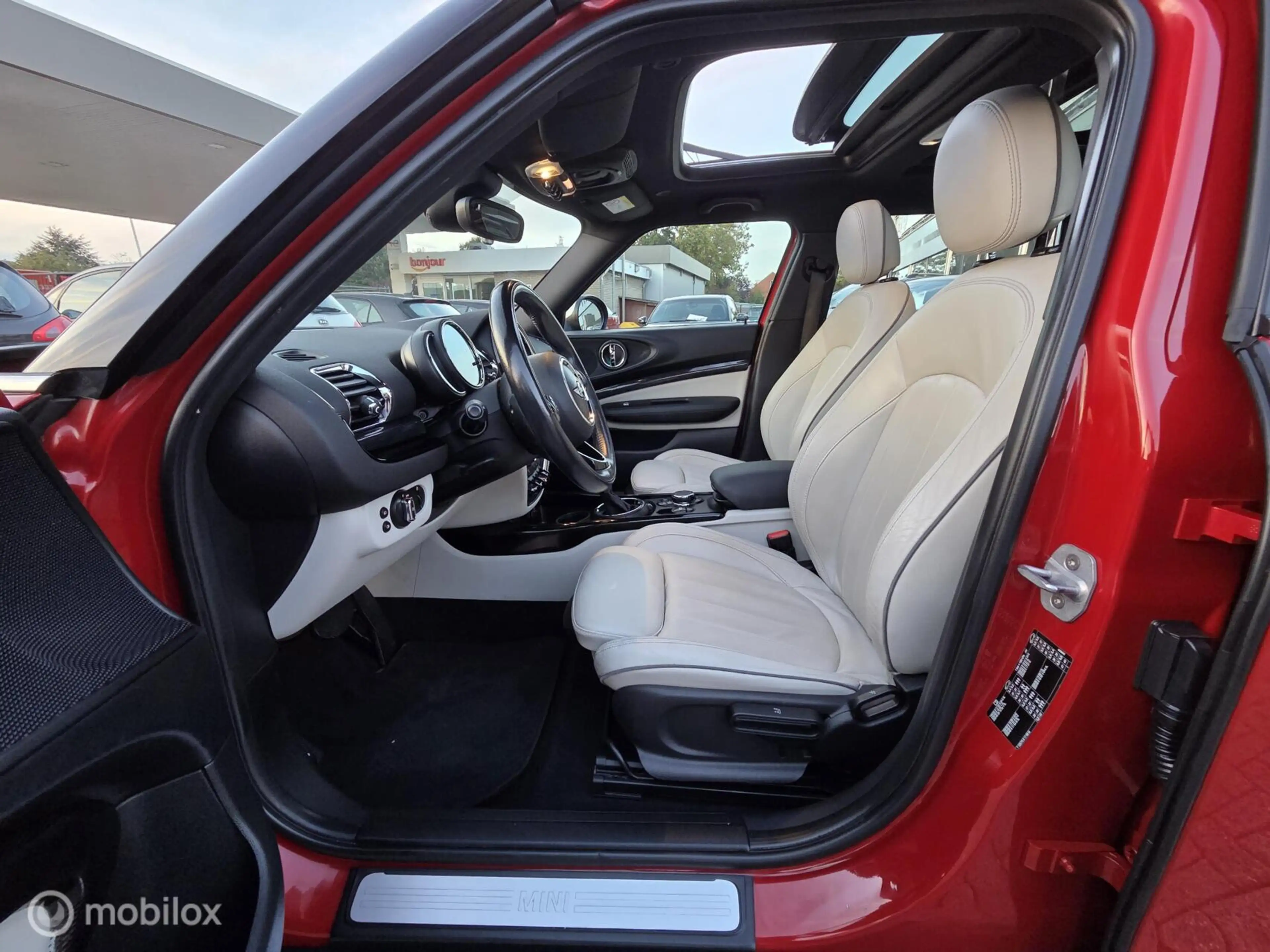 MINI Cooper Clubman 1.5 Chili Serious Bsns AUT/PANO/LEDER — photo 9