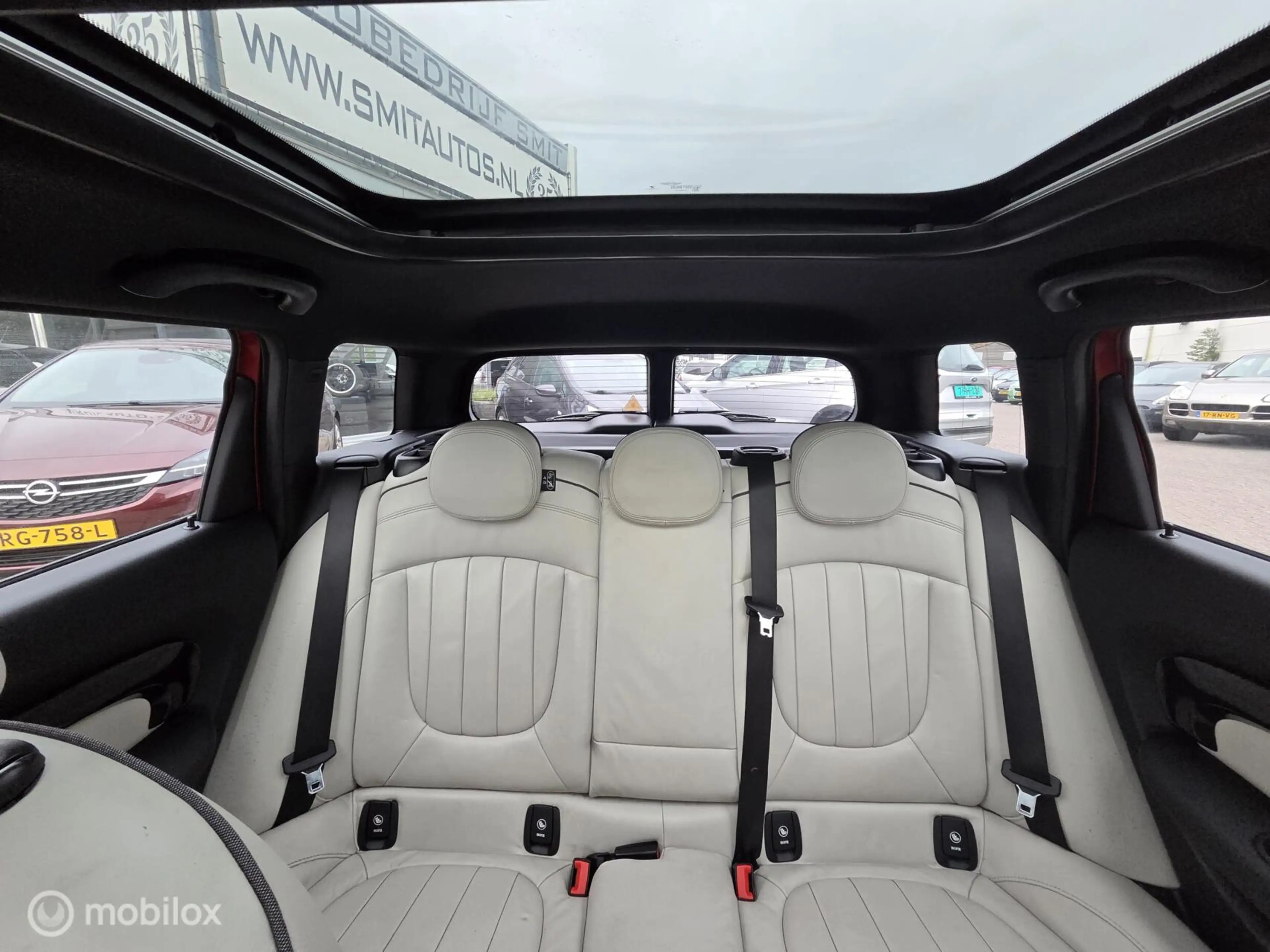 MINI Cooper Clubman 1.5 Chili Serious Bsns AUT/PANO/LEDER — photo 13