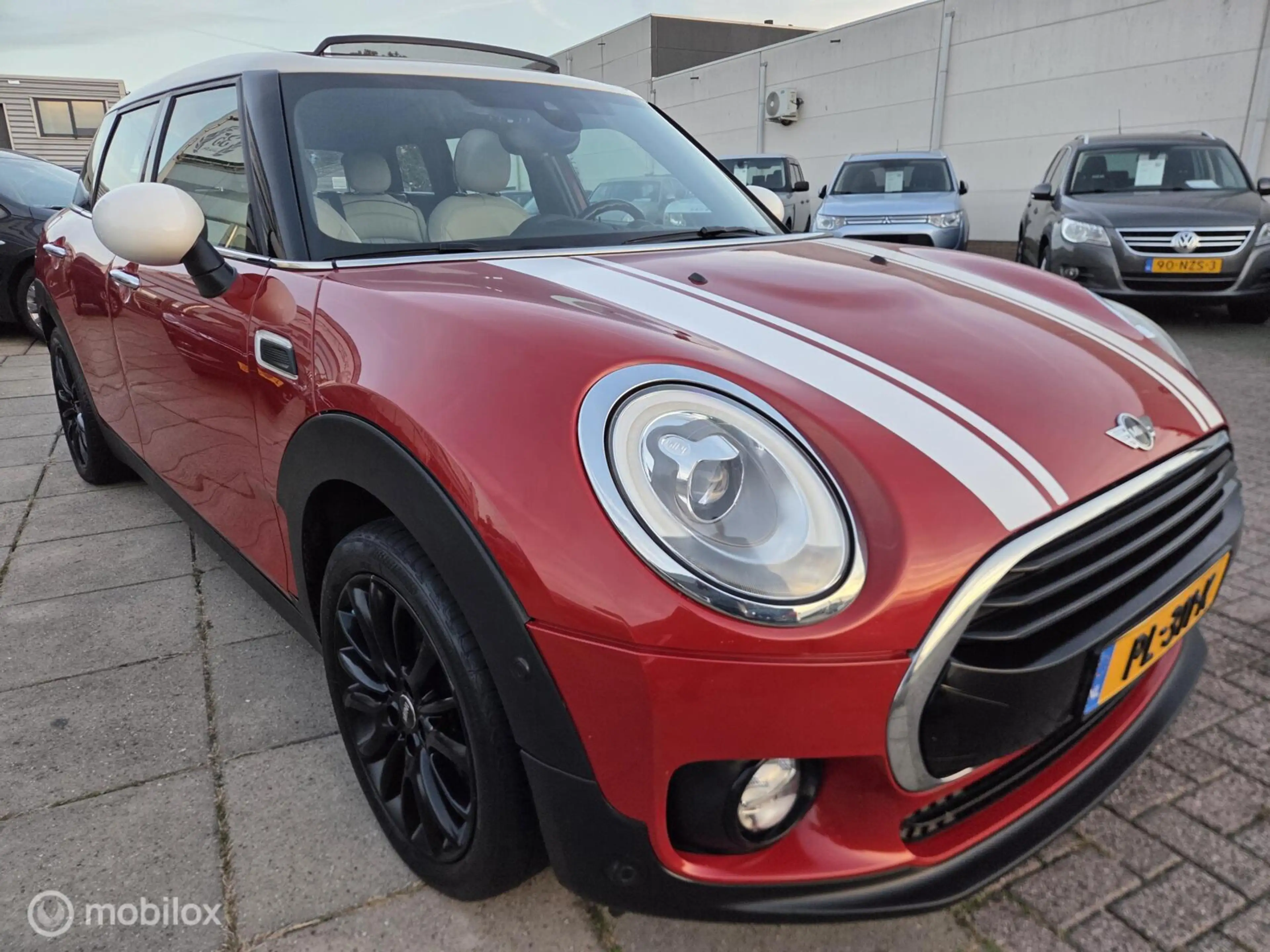 MINI Cooper Clubman 1.5 Chili Serious Bsns AUT/PANO/LEDER — photo 3