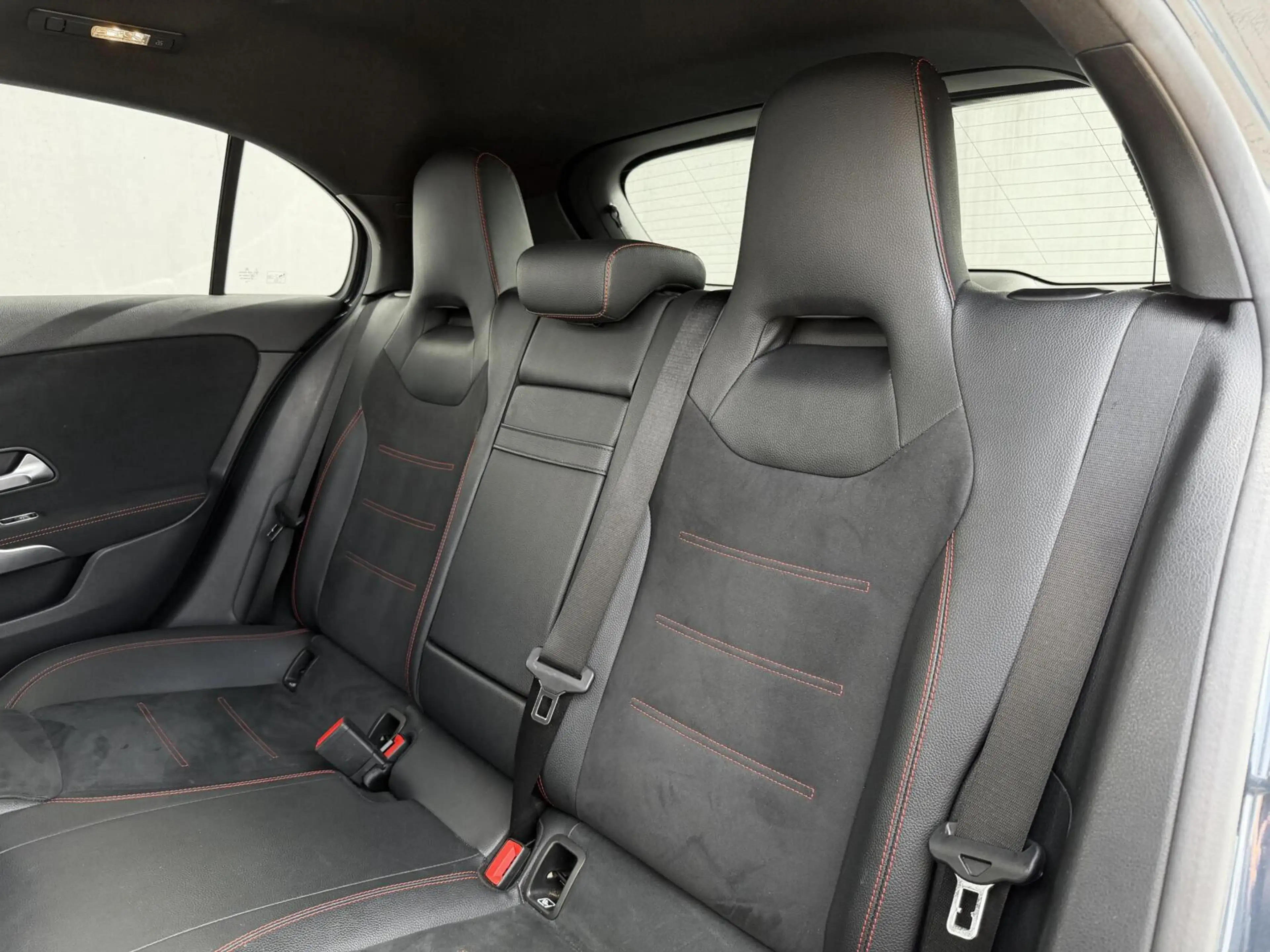 Mercedes-Benz A 250 250e AMG Line | Burmester | Pano | Stoelverw | Key — photo 10