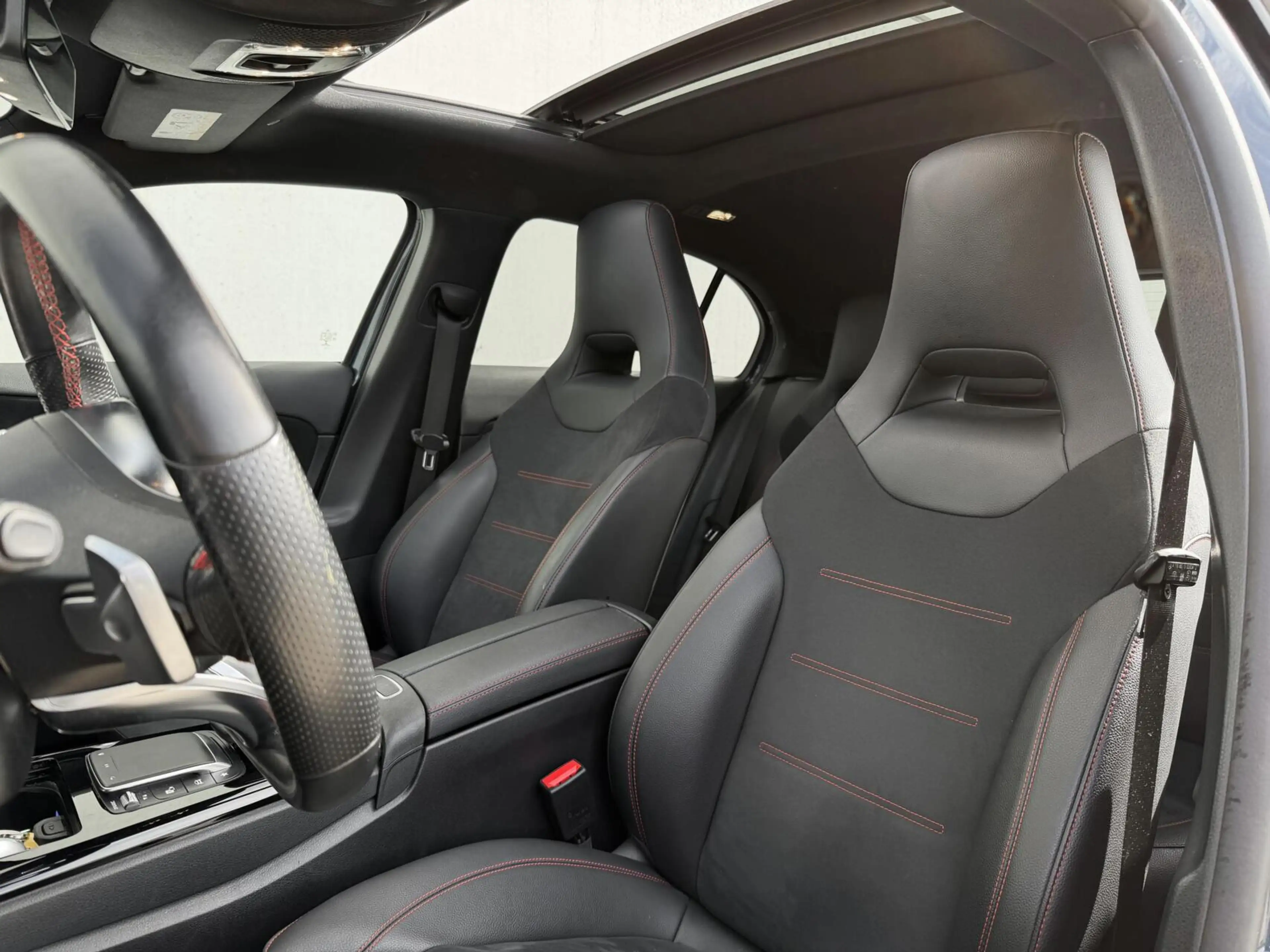 Mercedes-Benz A 250 250e AMG Line | Burmester | Pano | Stoelverw | Key — photo 9