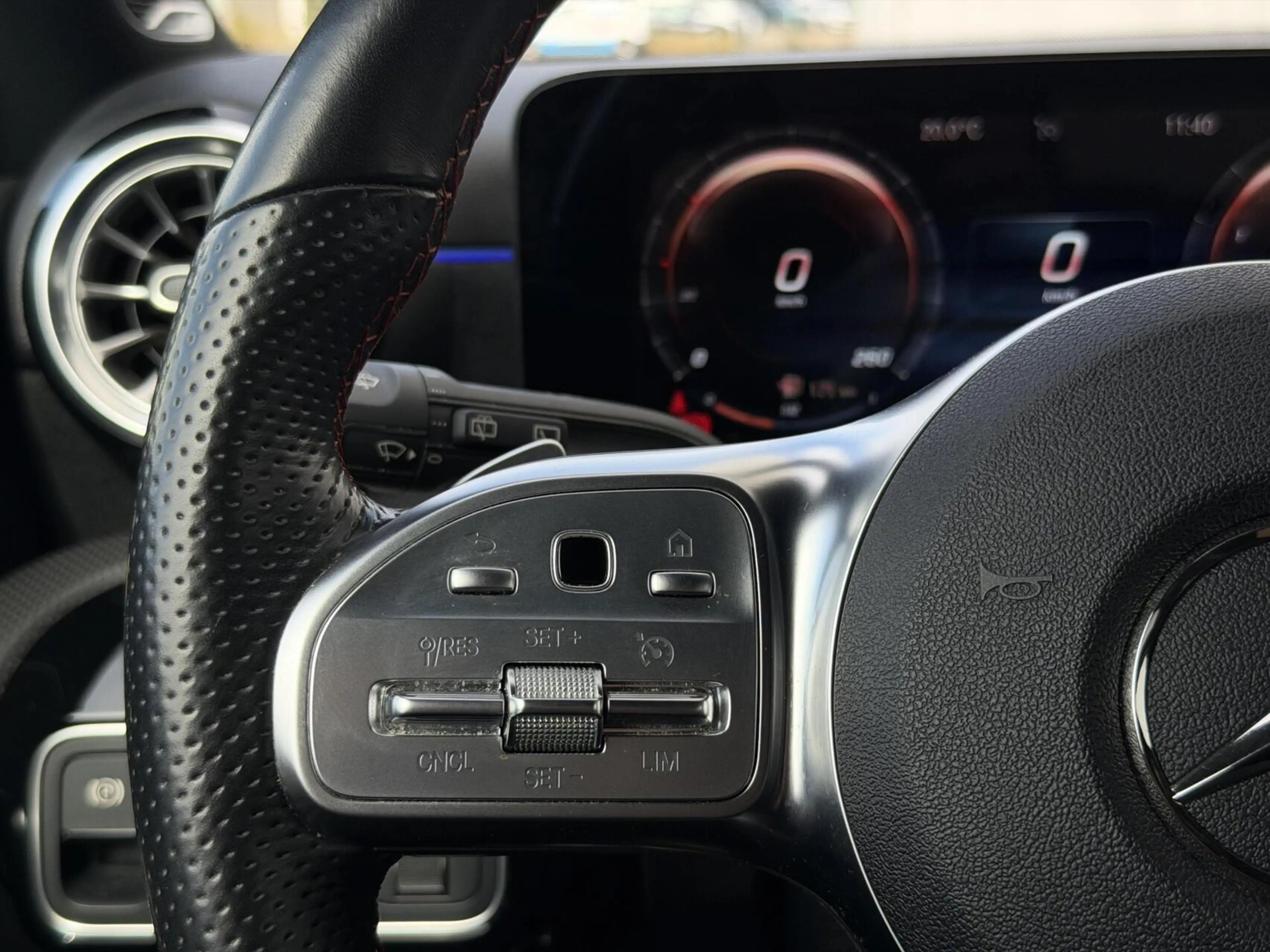Mercedes-Benz A 250 250e AMG Line | Burmester | Pano | Stoelverw | Key — photo 13