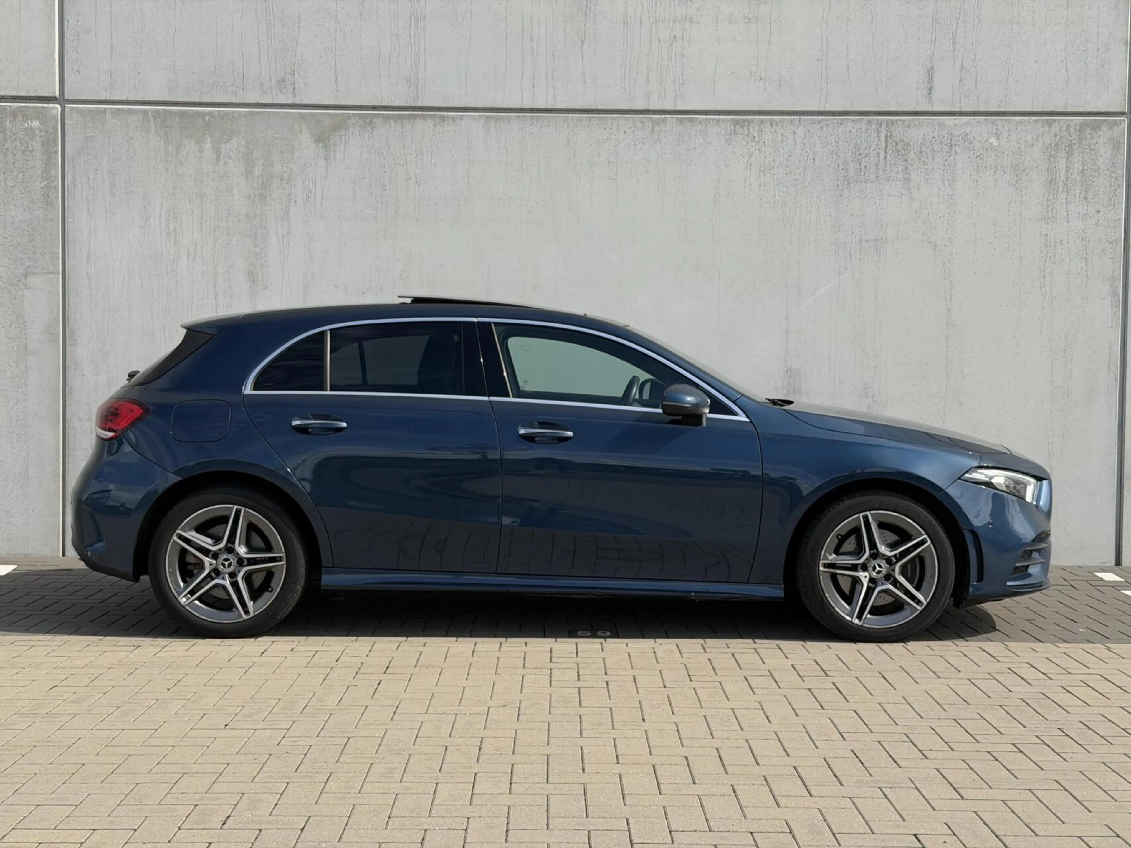 Mercedes-Benz A 250 250e AMG Line | Burmester | Pano | Stoelverw | Key — photo 7