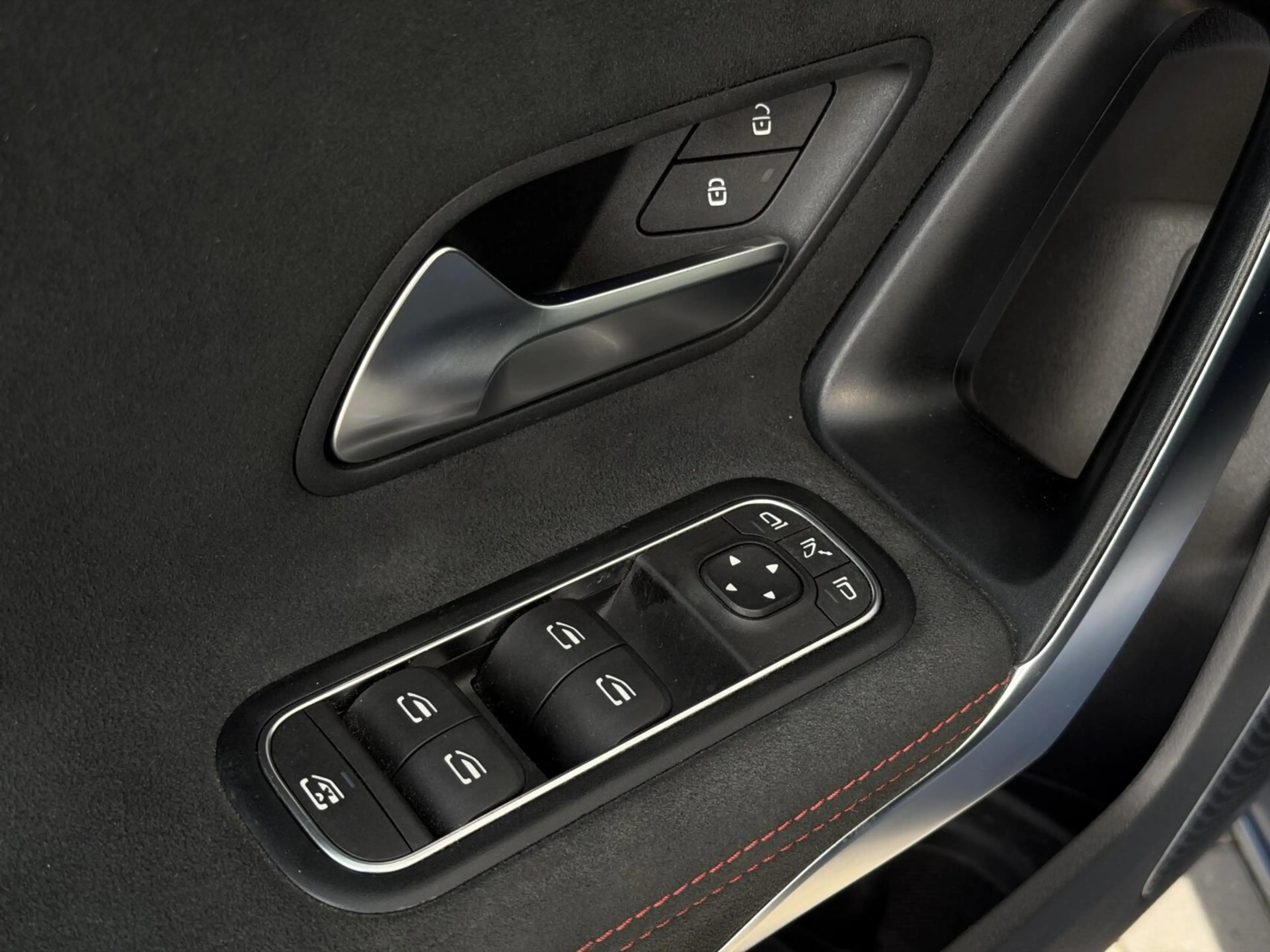 Mercedes-Benz A 250 250e AMG Line | Burmester | Pano | Stoelverw | Key — photo 11