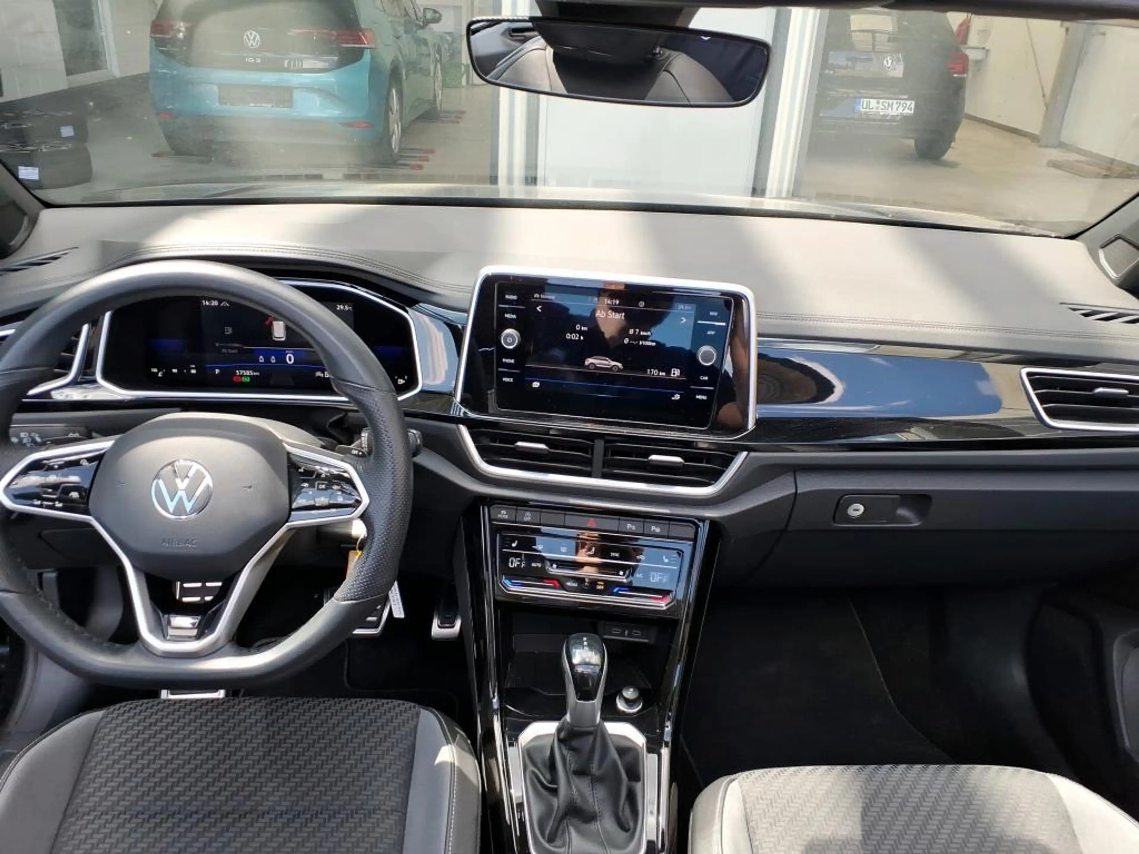Volkswagen T-Roc Cabrio R-Line *19Zoll*IQ.Light*KAMERA*NAVI*CarPlay* — photo 6