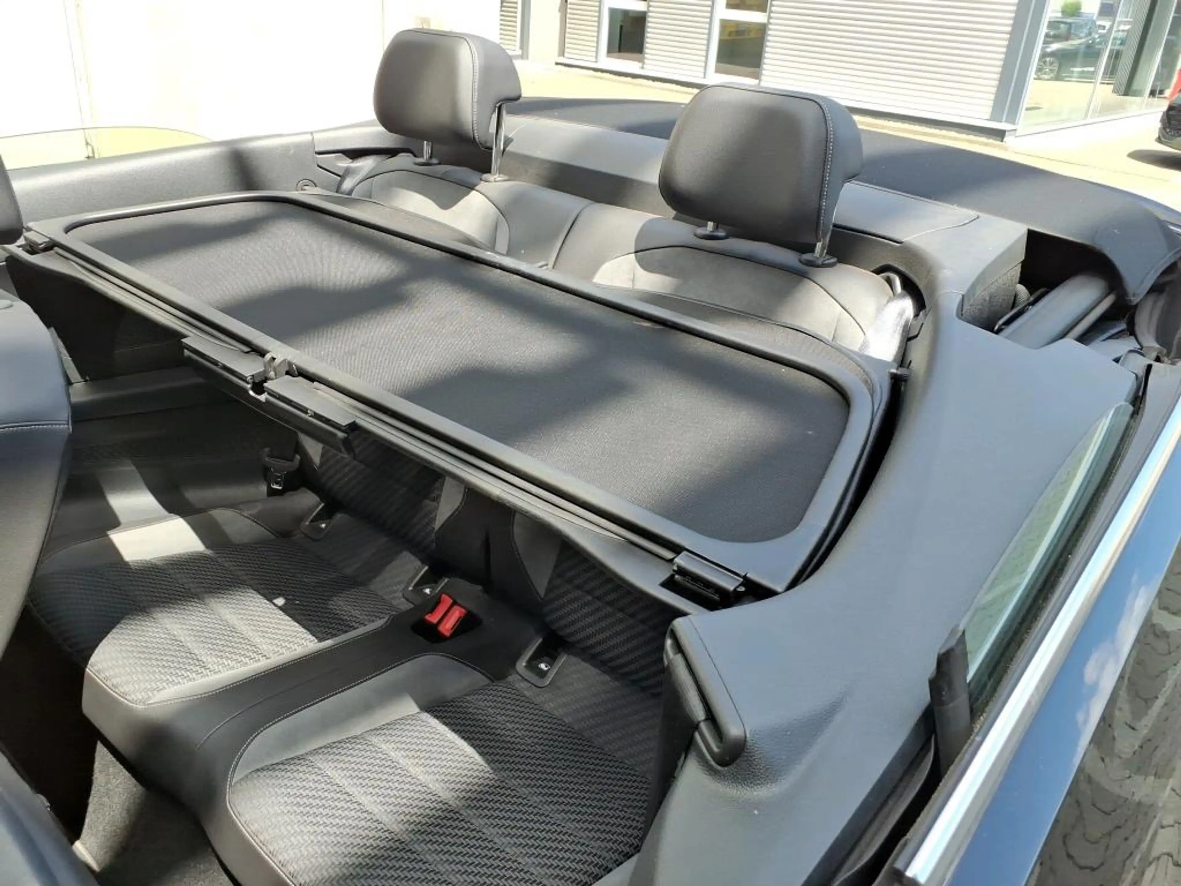 Volkswagen T-Roc Cabrio R-Line *19Zoll*IQ.Light*KAMERA*NAVI*CarPlay* — photo 10
