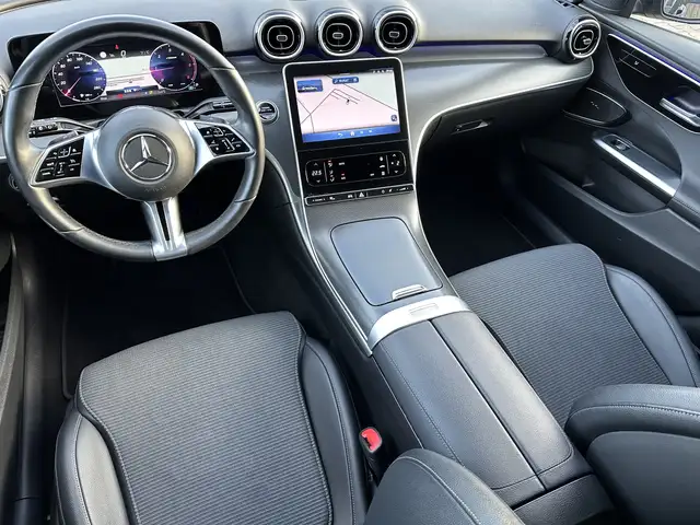 Mercedes-Benz 220 view 11