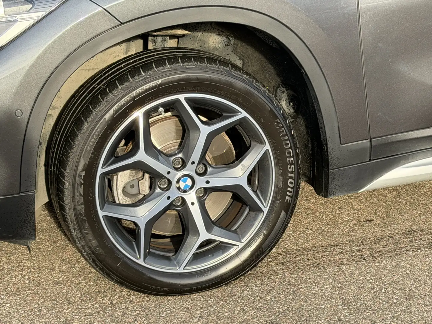 BMW X1 xDrive20i (ab 2017) xLine LED Navi Tempomat Grau - 2