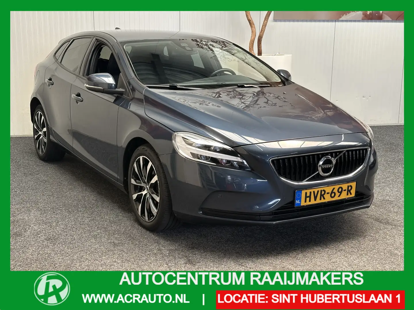 Volvo V40 1.5 T2 AUTOMAAT MOMENTUM LEDER NAVIGATIE CRUISE CO Blauw - 1