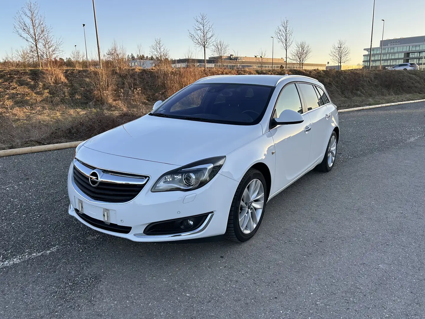 Opel Insignia 2.0 CDTI 4x4 Sports Tourer Aut. - 1