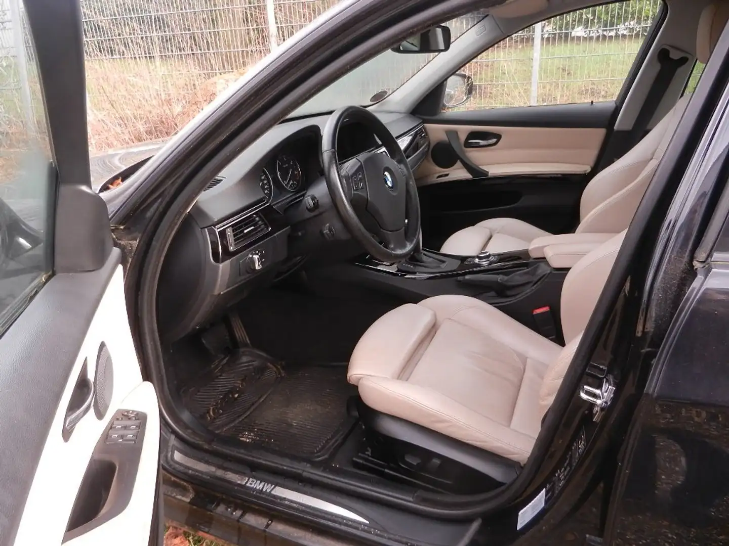 BMW 330 330d DPF Aut. Mega Voll / **Motorschaden** Schwarz - 2