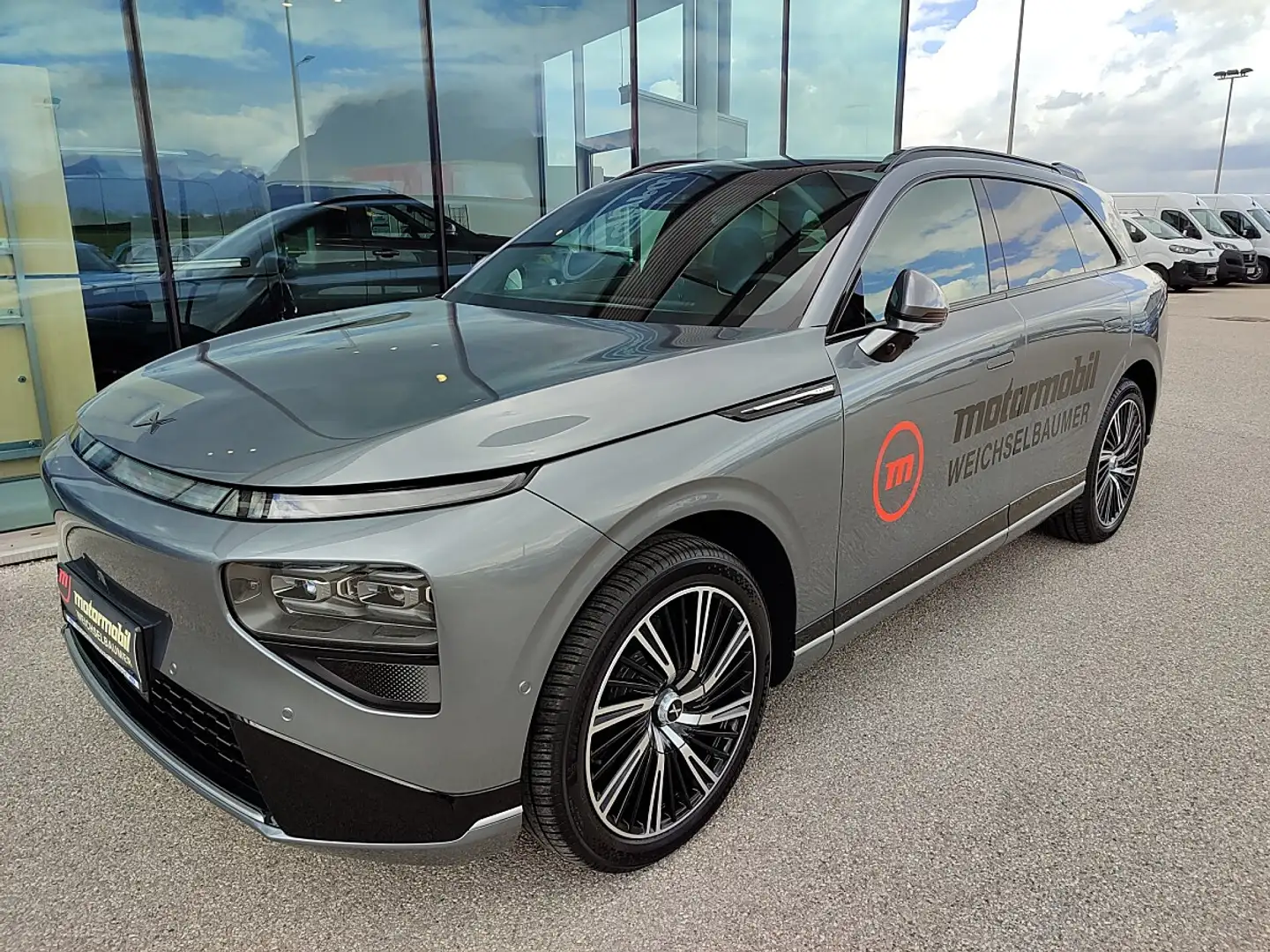 Xpeng G9 Long Performance AWD Grau - 1